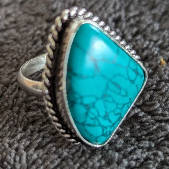 Turquoise Silver Ring - Picture 5 of 6